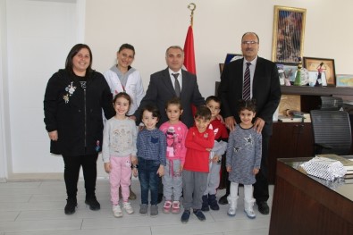 Minik Öğrencilerden Anlamlı Hediye