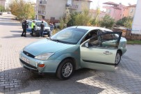 KAZIM KARABEKİR - Motosikletle Otomobil Kafa Kafaya Çarpıştı Açıklaması 1 Yaralı