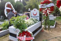 NAİM SÜLEYMANOĞLU - Naim Süleymanoğlu Vefatının 2. Yılında Mezarı Başında Anıldı