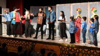 ŞEHİR TİYATROSU - Şehir Tiyatrosu Yeni Sezonun İlk Çocuk Oyununu Sergiledi