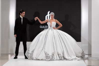 Türk Tasarımcının Gelinliği Ortadoğu'dan Çok Sayıda Sipariş Aldı