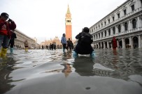 VENEDIK - Venedik'te Tarihi San Marco Meydanı Sular Altında Kaldı