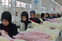 TEKSTİL FABRİKASI - 460 Kişi, İlçede Açılan Tekstil Atölyeleriyle İş Sahibi Oldu