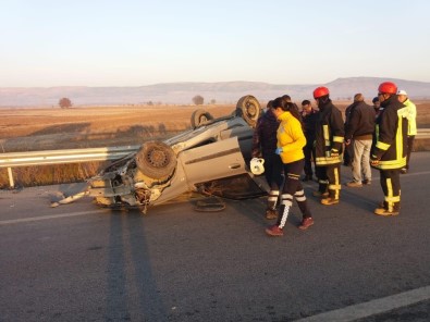 Denizli'de Takla Atan Otomobil Sürücüsü Yaralandı