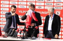 ERTUĞRUL SAĞLAM - Ertuğrul Sağlam, Samsunspor İle 5 Yıllık Sözleşme İmzaladı