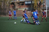 FUTBOL OKULU - Erzurumsporlu Ve Trabzonsporlu Gençler Hazırlık Maçında Ter Döktü