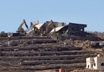 İsrail, Filistinlilere Ait 4 Evi Yıktı