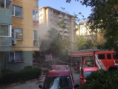 Kadıköy'de 15 Katlı Apartmanda Yangın Paniği