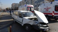 EŞREF BITLIS - Kayseri'de Trafik Kazası Açıklaması 2 Yaralı