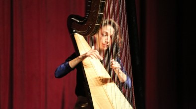 Maltepe'de Arp Sanatçısı Meriç Dönük'ten Anadolu Tınıları