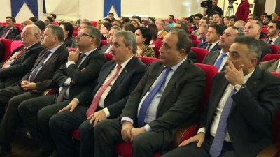 'Ortak Değerimiz Ahmet Ağaoğlu' Konferansı'nda AA'ya Plaket