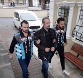 MAL VARLIĞI - (Özel) İstanbul'da Trafikte Terör Estiren Motosikletli Maganda Yakalandı