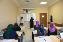 OKUMA YAZMA SEFERBERLİĞİ - Şahinbey Belediyesi Sosyal Tesislerinde Okuma Yazma Öğreniyorlar