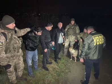 Ukrayna Sınırlarında 2'Si Türk 5 Kişi Yakalandı