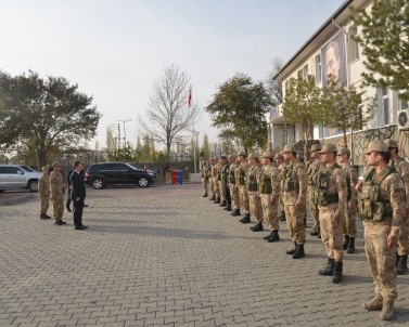 Vali Enver Ünlü, Jandarma Komutanlığını Ziyaret Etti