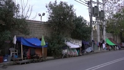 Yunanistan'da Kamp Dışındaki Düzensiz Göçmenler Yaşam Mücadelesi Veriyor