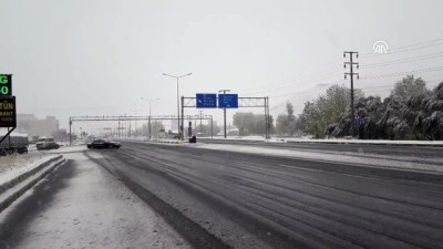 Bitlis Ve Muş'ta Mevsimin İlk Karı Yağdı
