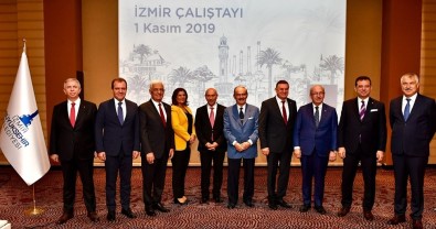 CHP'li Büyükşehir Belediye Başkanları İzmir'de Toplandı