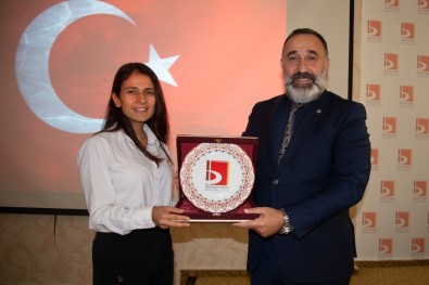 'Cumhuriyete Giden Uzun Yol Ve Atatürk' Konferansı