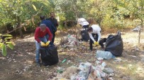 GAZİ MAHALLESİ - Duyarsız Vatandaşların Attığı 1 Ton Çöp Toplatıldı