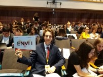 MUSTAFA NECATİ - İhlas Koleji Öğrencileri Avrupa Gençlik Parlamentosu'na Katıldı