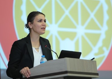 Trakya Üniversitesinde, 'Kamu Hayatında Türk Kadını' Konuşuldu