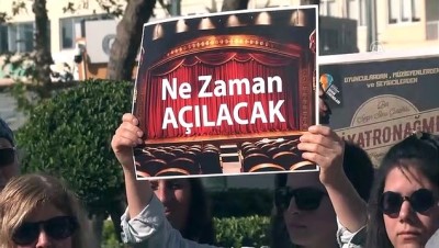 Antalya'da İşten Çıkarılan Tiyatrocular İçin Protesto