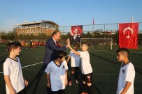 ÇOCUK HAKLARı GÜNÜ - Başlama Vuruşunu Çetin Akın Yaptı, Futbol Şenliği Başladı