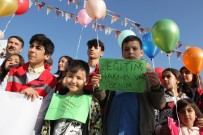 20 KASıM - Çocuklar Hakları İçin Yürüdü, Balon Uçurdu