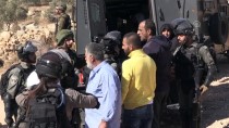 KORDON - İsrail Askerleri Batı Şeria'da Bir Filistinlinin İki Evini Yıktı