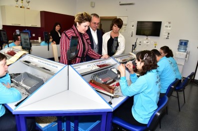 Manisa'da 55 Zihinsel Engelli Sanayi İçin Üretim Yapıyor