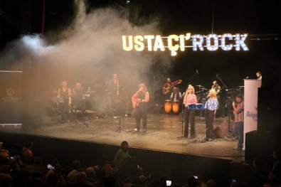 Usta Çı'rock Konseri Büyüledi