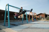 NİLÜFER - Bizim Bahçe'de Hayat Var