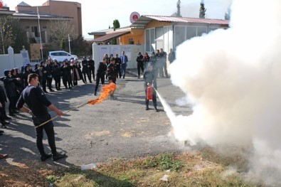 Cezaevi İnfaz Koruma Memurlarına 'Afet Bilinci Ve Yangınlara Müdahale' Eğitimi Verildi