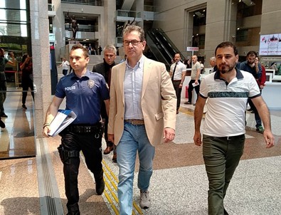 Cumhuriyet gazetesi davasında Kadri Gürsel'e beraat