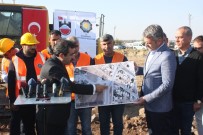 DİYARBAKIR VALİSİ - Diyarbakır Büyükşehir Belediyesi, Eğitim Ve Araştırma Hastanesi Girişini Yeniliyor