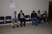 BAŞSAVCı - Duruşma Saatini Kitap Okuyarak Bekliyorlar