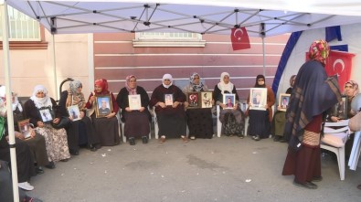 Evlat Nöbetindeki Ailelerden Ortak Açıklama Açıklaması 'Terör Örgütü PKK'dan Kimse Korkmasın'