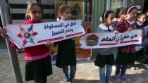 CINAYET - Filistinli Çocuklar İsrail'i Protesto Etti