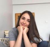 Okula Gitmek İçin Evden Çıkan Öğretmen, Caddenin Karşısına Geçerken Canından Oldu