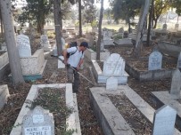 YEŞILTEPE - Tarsus'ta Mezarlıklar Temizleniyor