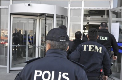 Kars'ta FETÖ/PDY'den Gözaltına Alınan 4 Kişi Adliyeye Sevk Edildi