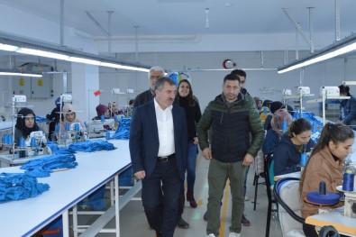 Özdemir Açıklaması 'Ülkemizin Kalkınmasına Ve Gelişmesine Katkı Sunan Herkes Başımızın Tacıdır'