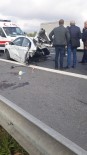 KAVACıK - TEM Otoyolu'ndaki Feci Kazada Otomobil İkiye Bölündü