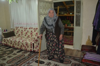 89 Yaşındaki Yaşlı Kadının Emekli Maaşı Alıp Gittiler