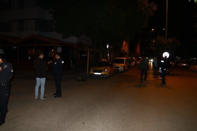 Adana'da Bıçaklı Kavga Açıklaması 1'İ Ağır 2 Yaralı