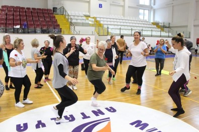 Antalya'da Öğretmenler Sporda Ter Döktü