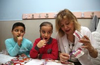 DİŞ FIRÇALAMA - Buca'da Miniklere Ağız Ve Diş Sağlığı Eğitimi