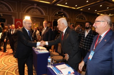 CHP'li Belediye Başkanları İzmir'de Bir Araya Geldi