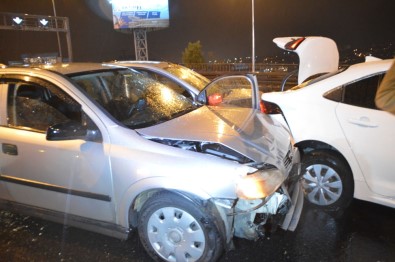 Esenyurt'ta 11 Araç Zincirleme Trafik Kazasına Karıştı